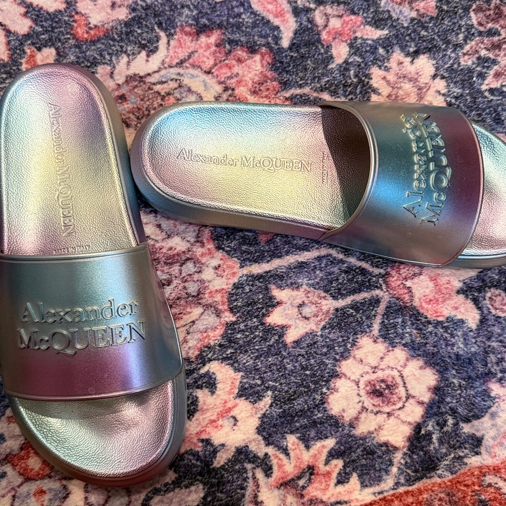 Alexander McQueen Multicolor Iridescent purple/ green Slides - worn 3x - Picture 6 of 6